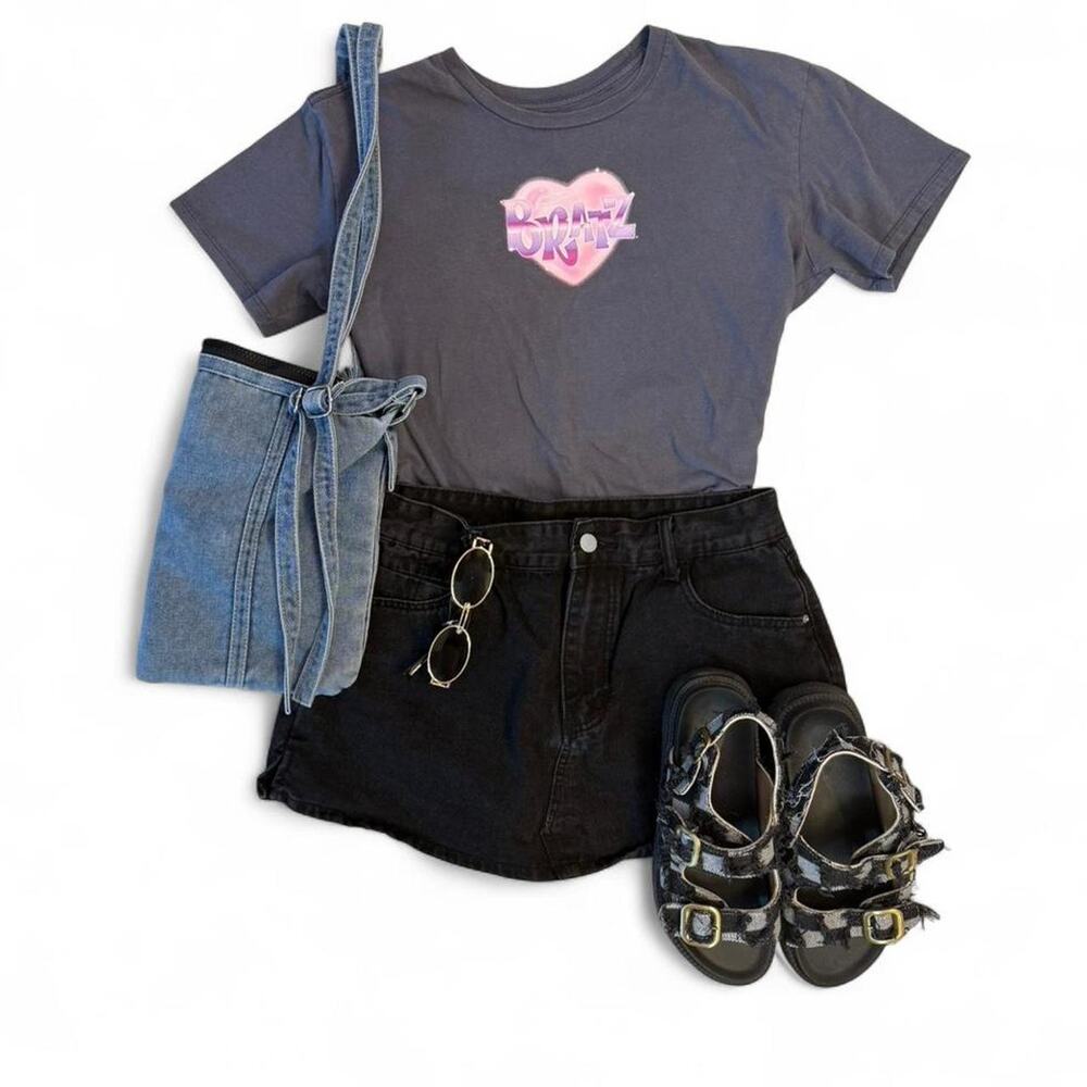 vintage vtg 90s y2k early 2000s bratz grunge punk streetwear
